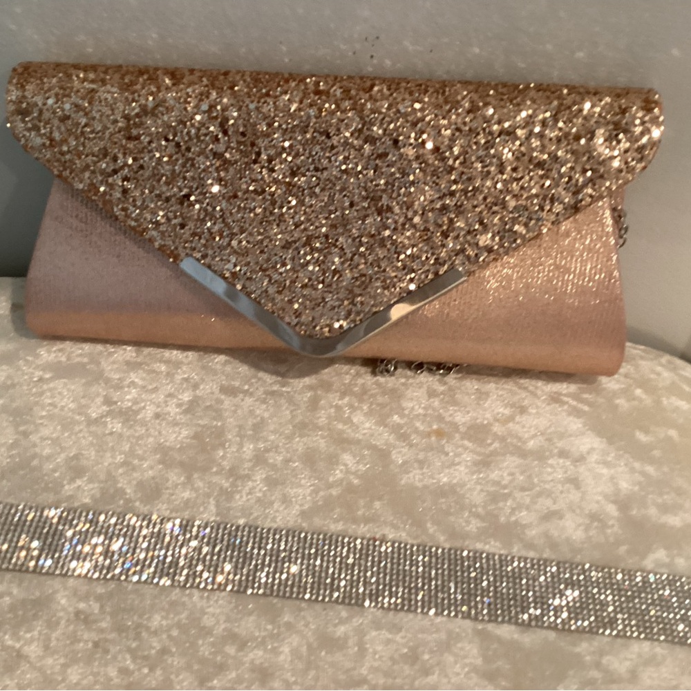 Beautiful evening bag new Amazing color